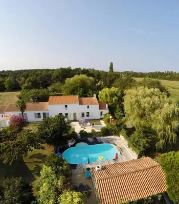 Piscine de l'établissement Domaine Des Coutelleries ou située à proximité