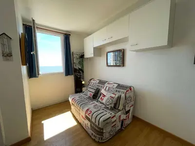 Un ou plusieurs lits dans un hébergement de l'établissement Studio face à la mer pour 4 personnes avec TV - Ménage inclus - Saint-Hilaire-de-Riez - FR-1-224C-665