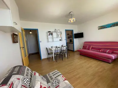 Coin salon dans l'établissement Studio face à la mer pour 4 personnes avec TV - Ménage inclus - Saint-Hilaire-de-Riez - FR-1-224C-665