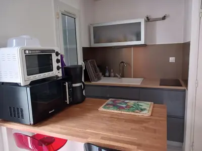 Cuisine ou kitchenette dans l'établissement Maison Saint Hilaire de Riez, 300m de la plage