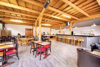 Restaurant ou autre lieu de restauration dans l'établissement Hôtel Olydea Les Epesses - à 2,5km du PuyDuFou
