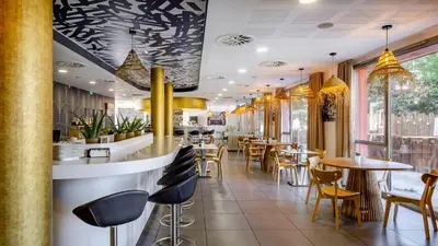 Restaurant ou autre lieu de restauration dans l'établissement Akena Nantes Atlantis Zénith