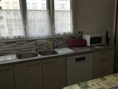 Cuisine ou kitchenette dans l'établissement Maison de vacances à St JEAN DE MONTS