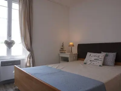 Un ou plusieurs lits dans un hébergement de l'établissement Maison de plain-pied avec cour, proche plage et commerces - 4 couchages, Noirmoutier-en-l'Île - FR-1-224B-675