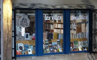 Certificat, récompense, panneau ou autre document affiché dans l'établissement Maison du chat bleu
