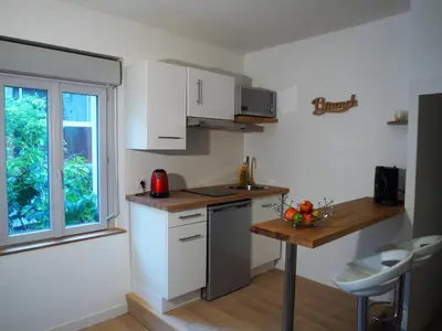 Cuisine ou kitchenette dans l'établissement Studio moderne, hypercentre de Cholet, arrivée autonome !