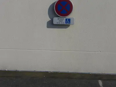 Certificat, récompense, panneau ou autre document affiché dans l'établissement La Godinière