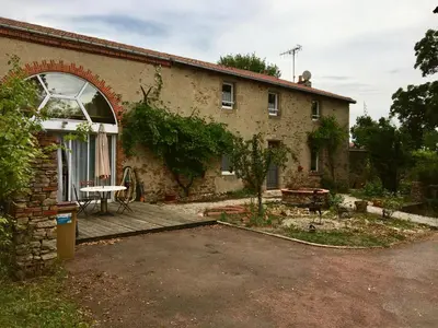 Jardin de l'établissement Gîte la Treille