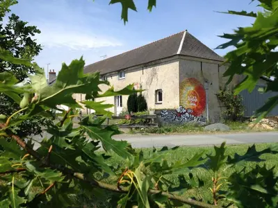 Jardin de l'établissement Maison de résidence d'artistes Vallons de l'Erdre 4 Pièces 9 pers