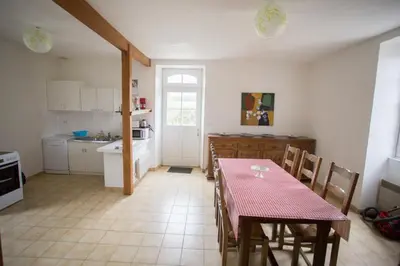 Cuisine ou kitchenette dans l'établissement Gites du four saint Pierre