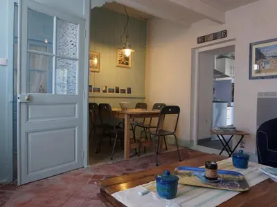 Cuisine ou kitchenette dans l'établissement Maison rénovée avec jardin, proche plage, 4 couchages, Barbâtre - FR-1-224B-744