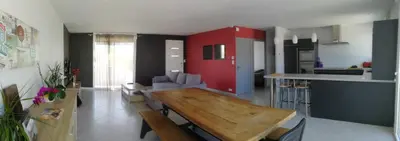 Cuisine ou kitchenette dans l'établissement Maison lumineuse
