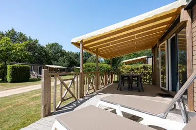 Balcon ou terrasse dans l'établissement Camping RCN La Ferme du Latois