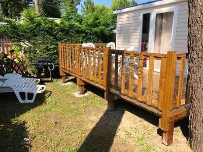 Jardin de l'établissement Bungalow paisible à Saint-Jean-de-Monts avec piscine partagée