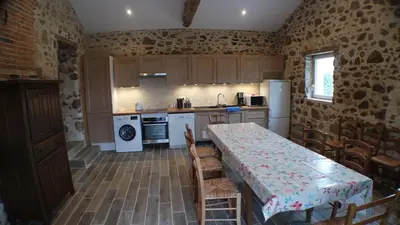 Cuisine ou kitchenette dans l'établissement Le Beugnon