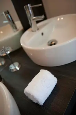 Salle de bains dans l'établissement Domaine de la Soucherie - Chambres d'hôtes