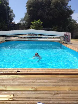 Piscine de l'établissement Villa ensoleillée à Saint Hilaire de Riez avec piscine privée ou située à proximité