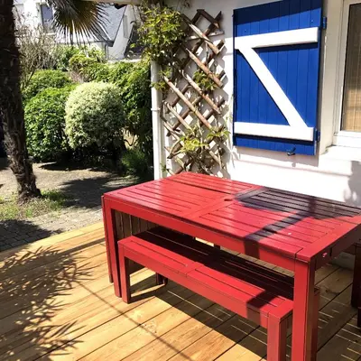 Jardin de l'établissement Charmante maison entre Marché et Tourelles