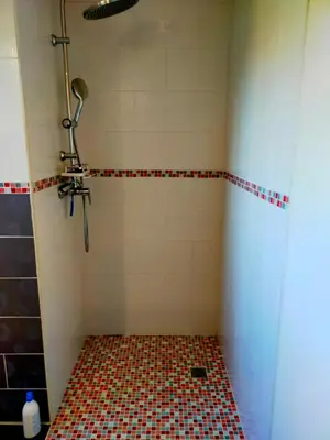 Salle de bains dans l'établissement Chambre d'Hôtes du Bois Joli