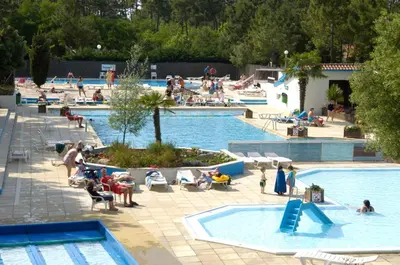 Piscine de l'établissement Camping Officiel Siblu Le Bois Dormant ou située à proximité