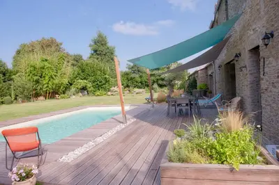 Piscine de l'établissement LE CLOS DE LA HOURSERIE ou située à proximité