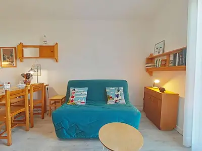 Coin salon dans l'établissement Studio cosy avec jardinet à 300m de la plage - 4 couchages - FR-1-224B-689