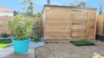 Jardin de l'établissement Villa charmante avec piscine privée à Saint-Jean-de-Monts