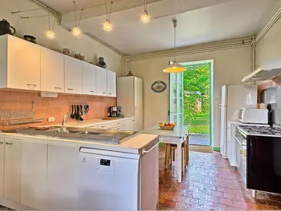 Cuisine ou kitchenette dans l'établissement Holiday Home Langevine by Interhome