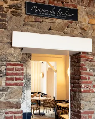 Restaurant ou autre lieu de restauration dans l'établissement La Villa Rose-Marie
