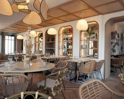Restaurant ou autre lieu de restauration dans l'établissement La Villa Rose-Marie