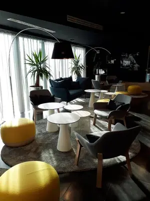 Coin salon dans l'établissement Hôtel Mercure Nantes Ouest Saint-Herblain Zenith