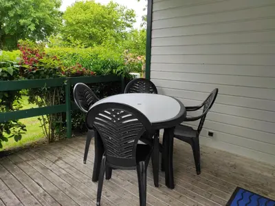 Jardin de l'établissement Camping le Rouge Gorge **** 10' Puy du Fou