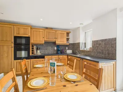 Cuisine ou kitchenette dans l'établissement Maison de campagne pour 6