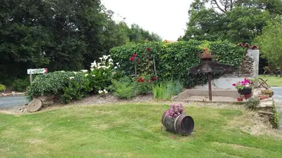 Jardin de l'établissement gîtes de l'Hôpiteau
