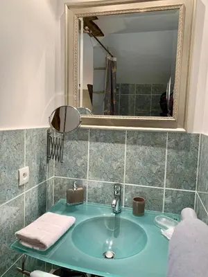 Salle de bains dans l'établissement Chambres d'Hôtes Le Clos des 3 Rois