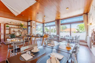 Restaurant ou autre lieu de restauration dans l'établissement Hotel La Cote Oceane - Saint Jean de Monts