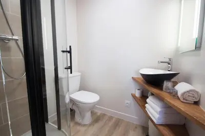 Salle de bains dans l'établissement Gite du Bois Brillant