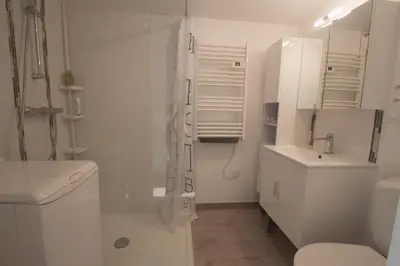 Salle de bains dans l'établissement la Patelle
