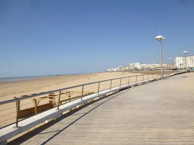 Vue générale sur la mer ou vue sur la mer prise depuis l'appartement