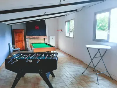 Billard dans l'établissement Gîte du marié à 7mn du puy du F0U