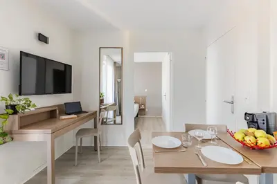 Télévision ou salle de divertissement dans l'établissement Appart'City Confort Saint-Nazaire Océan