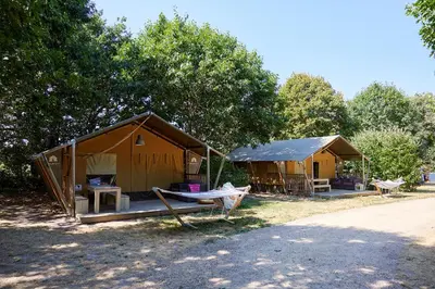Bâtiment de la tente de luxe