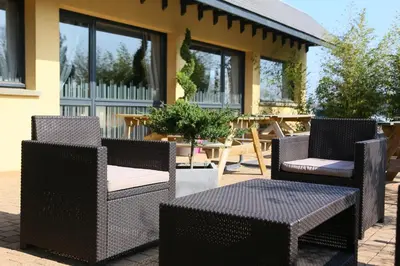 Coin salon dans l'établissement Atoll Hotel Logis Angers, Beaucouzé