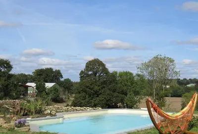 Piscine de l'établissement Domaine des fées ou située à proximité