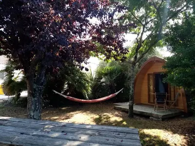 Jardin de l'établissement L'eden naturiste spas
