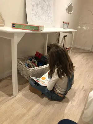 Enfants séjournant dans l'établissement LE PETIT MONTY Gite Côté Jardin