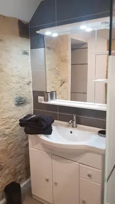 Salle de bains dans l'établissement Gite de la Haie