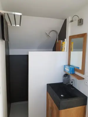 Cuisine ou kitchenette dans l'établissement Angers Green Lodge - Yellow Sun Appartement