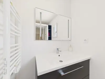 Salle de bains dans l'établissement Chalet pour 6, domaine avec piscine
