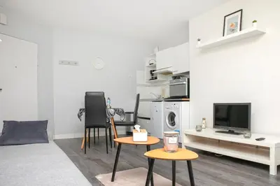 Cuisine ou kitchenette dans l'établissement Orphee Superbe T2 calme et paisible